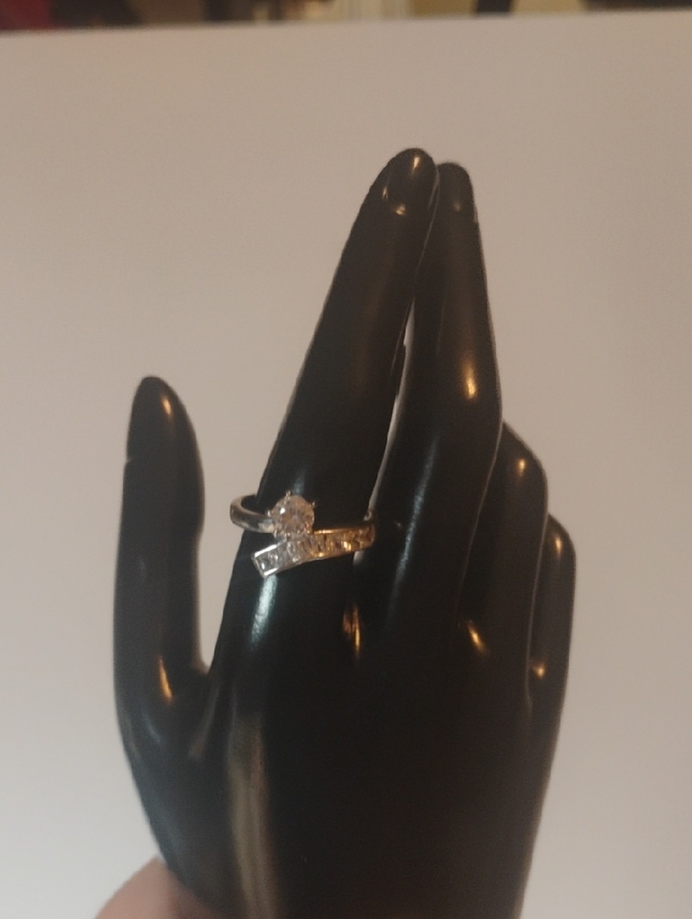 Super Bling Diamond Style Ring Size 9.75 Fun cocktail Shimmering Bling Ring - Picture 8 of 9